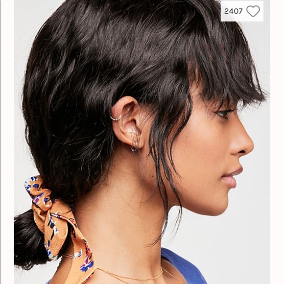 NEW ARRIVAL | Bow Scrunchie 1 for $12, 2 for $18 - Picture 3 of 8